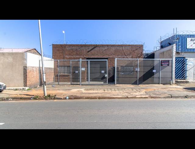 495M² FACTORY FOR SALE IN BOOYSENS